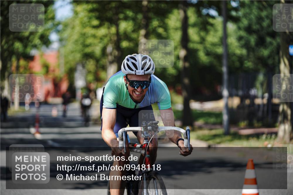 09.08.2026 - GEWOBA Citytriathlon Bremen Michael Burmester http://msf.ph/oto/9948118 09.08.2026 12:30:23 Radfahren 591, 605, 677, 683, 746, 747, 1116, 1149 meine-sportfotos.de