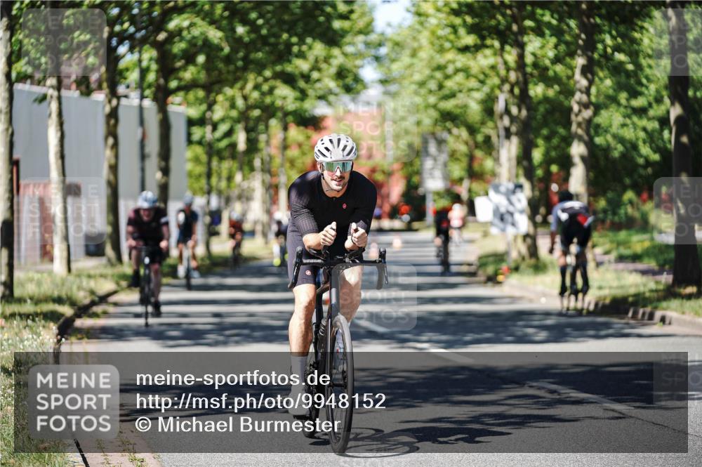 09.08.2026 - GEWOBA Citytriathlon Bremen Michael Burmester http://msf.ph/oto/9948152 09.08.2026 12:30:59 Radfahren 547, 662, 721, 824, 882, 947 meine-sportfotos.de