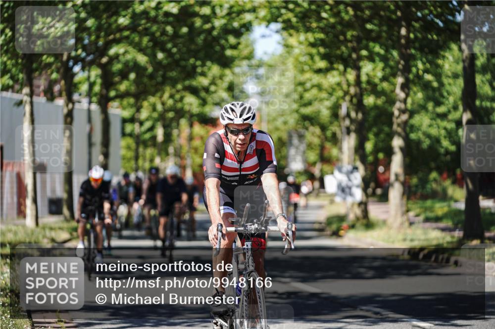 09.08.2026 - GEWOBA Citytriathlon Bremen Michael Burmester http://msf.ph/oto/9948166 09.08.2026 12:31:11 Radfahren 580, 589, 592, 645, 646, 685, 710, 721, 775, 824, 852, 882, 909, 947, 1101 meine-sportfotos.de