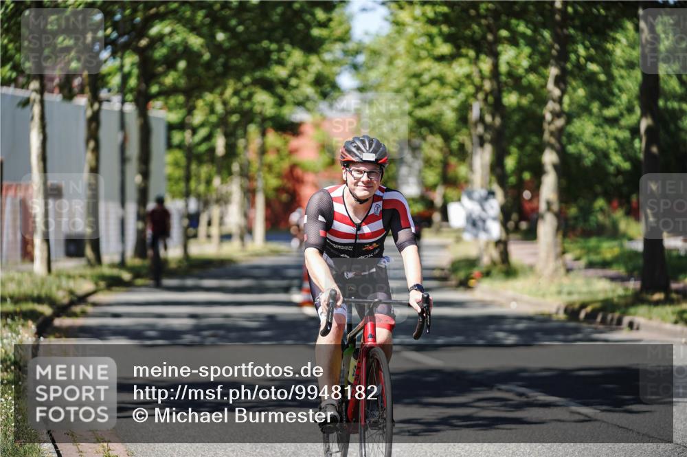 09.08.2026 - GEWOBA Citytriathlon Bremen Michael Burmester http://msf.ph/oto/9948182 09.08.2026 12:31:20 Radfahren 580, 589, 592, 645, 646, 685, 686, 710, 775, 793, 852, 909, 1101, 1150 meine-sportfotos.de