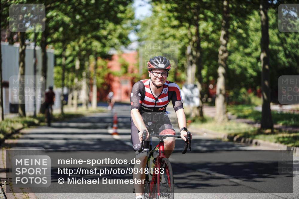09.08.2026 - GEWOBA Citytriathlon Bremen Michael Burmester http://msf.ph/oto/9948183 09.08.2026 12:31:20 Radfahren 580, 589, 592, 645, 646, 685, 686, 710, 775, 793, 852, 909, 1101, 1150 meine-sportfotos.de