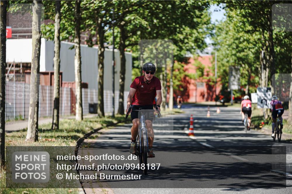 09.08.2026 - GEWOBA Citytriathlon Bremen Michael Burmester http://msf.ph/oto/9948187 09.08.2026 12:31:23 Radfahren 561, 589, 592, 645, 646, 685, 686, 710, 775, 793, 909, 1101, 1150 meine-sportfotos.de