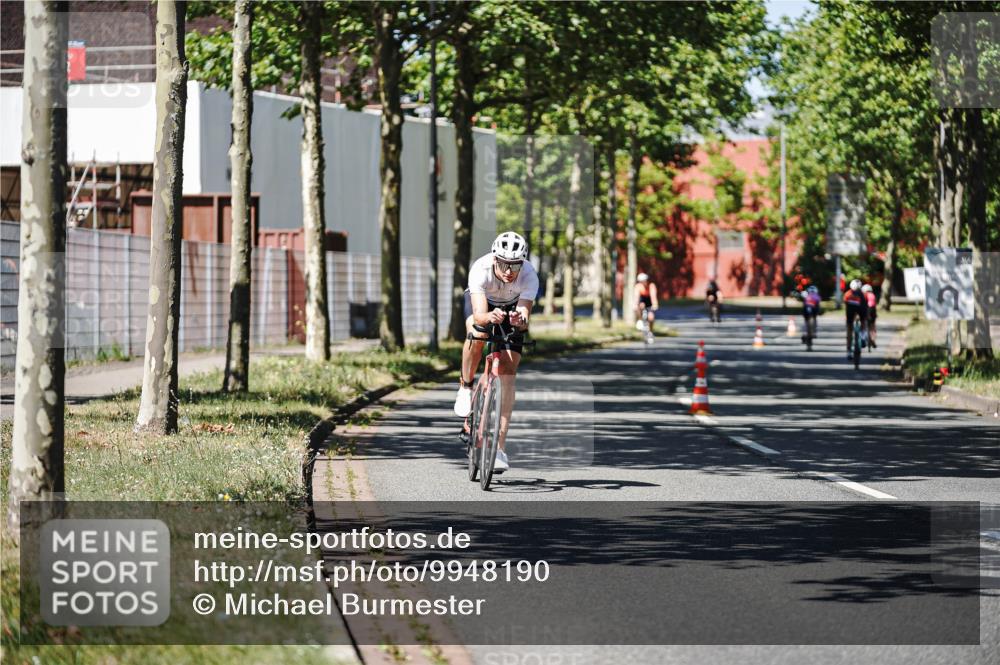 09.08.2026 - GEWOBA Citytriathlon Bremen Michael Burmester http://msf.ph/oto/9948190 09.08.2026 12:31:28 Radfahren 561, 589, 592, 606, 646, 686, 793, 909, 1101, 1150 meine-sportfotos.de