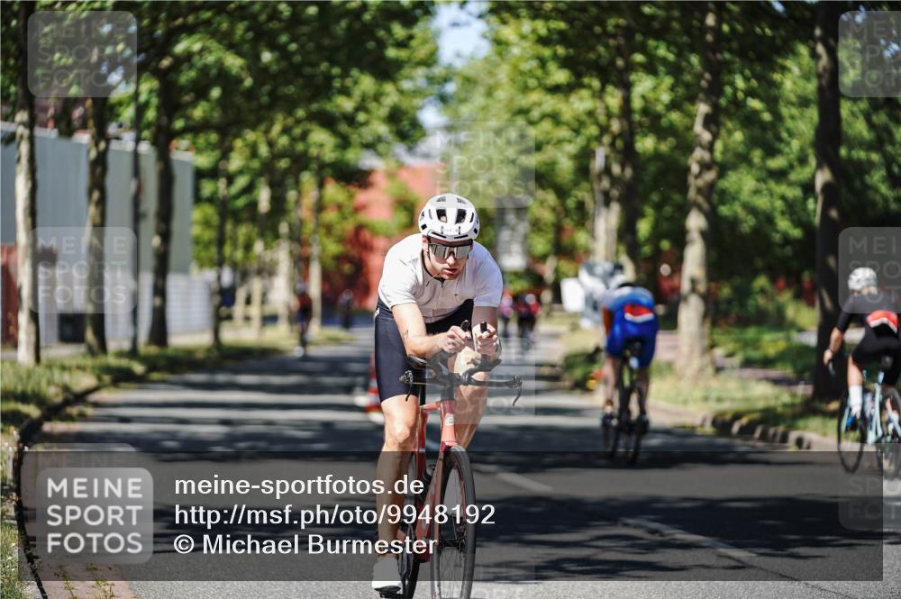 09.08.2026 - GEWOBA Citytriathlon Bremen Michael Burmester http://msf.ph/oto/9948192 09.08.2026 12:31:29 Radfahren 561, 589, 592, 606, 686, 793, 909, 1101, 1150 meine-sportfotos.de