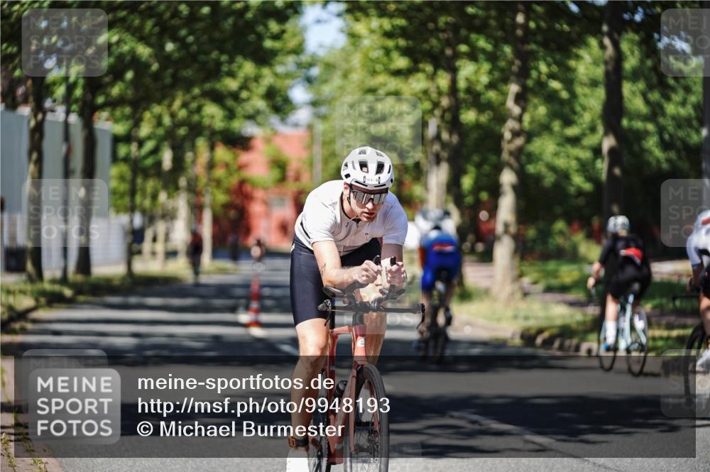 09.08.2026 - GEWOBA Citytriathlon Bremen Michael Burmester http://msf.ph/oto/9948193 09.08.2026 12:31:29 Radfahren 561, 589, 592, 606, 686, 793, 909, 1101, 1150 meine-sportfotos.de