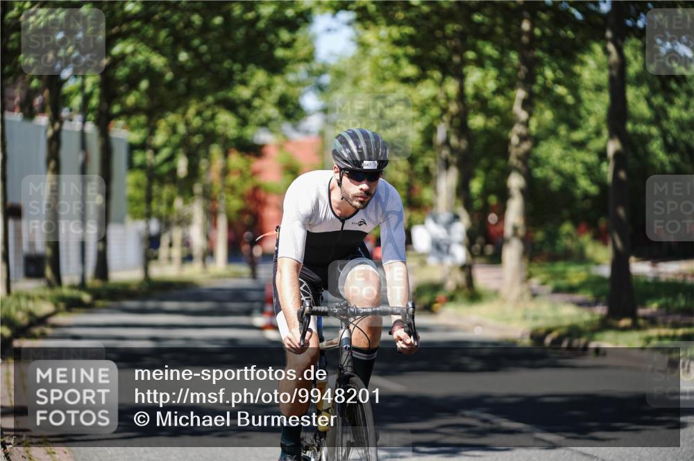 09.08.2026 - GEWOBA Citytriathlon Bremen Michael Burmester http://msf.ph/oto/9948201 09.08.2026 12:31:40 Radfahren 561, 606, 613, 647, 735 meine-sportfotos.de