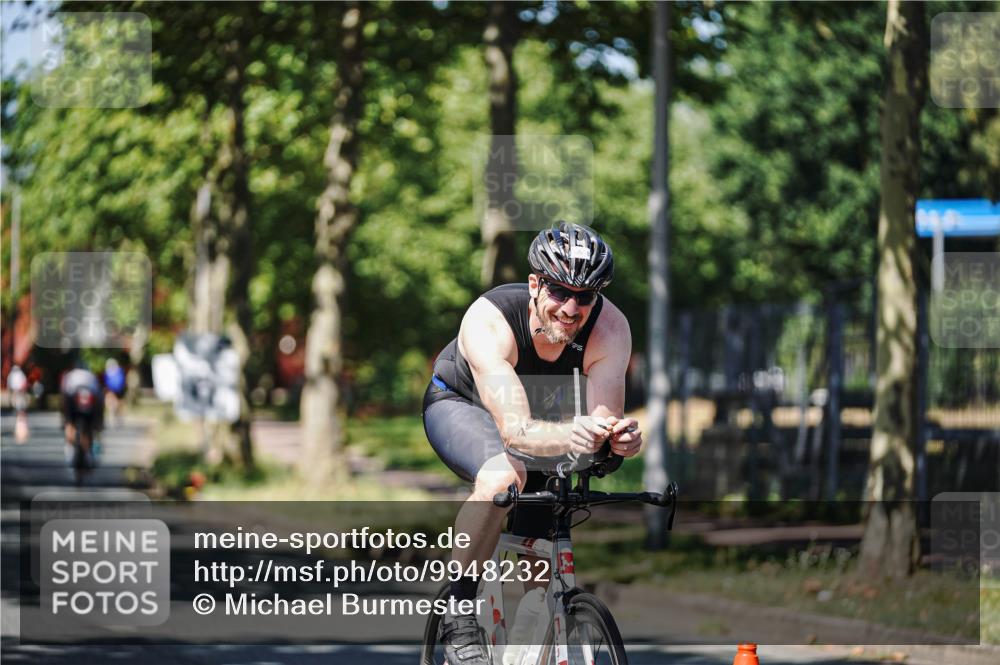09.08.2026 - GEWOBA Citytriathlon Bremen Michael Burmester http://msf.ph/oto/9948232 09.08.2026 12:32:19 Radfahren 579, 650, 680, 765, 867, 884, 920, 924, 990, 1006 meine-sportfotos.de