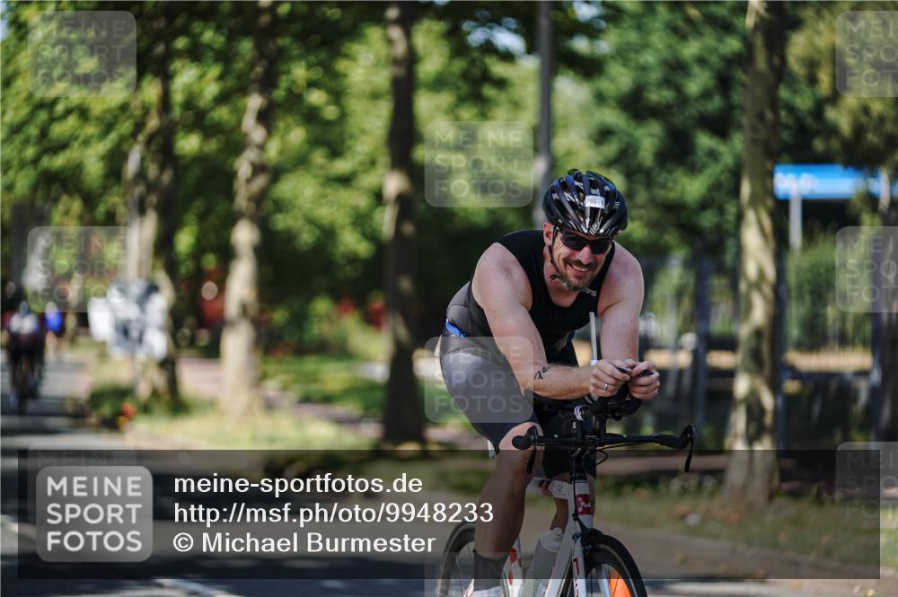 09.08.2026 - GEWOBA Citytriathlon Bremen Michael Burmester http://msf.ph/oto/9948233 09.08.2026 12:32:19 Radfahren 579, 650, 680, 765, 867, 884, 920, 924, 990, 1006 meine-sportfotos.de