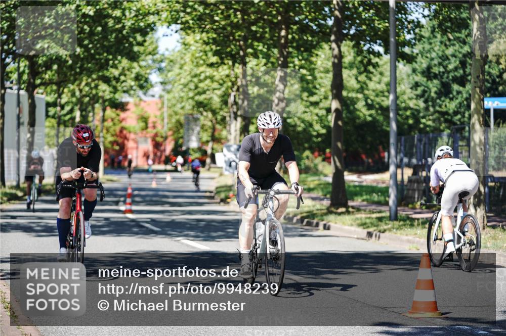 09.08.2026 - GEWOBA Citytriathlon Bremen Michael Burmester http://msf.ph/oto/9948239 09.08.2026 12:32:28 Radfahren 590, 594, 680, 765, 867, 874, 920, 1006 meine-sportfotos.de
