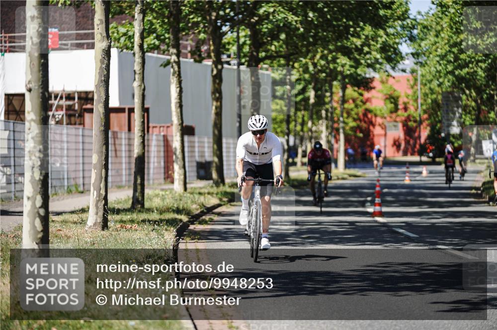 09.08.2026 - GEWOBA Citytriathlon Bremen Michael Burmester http://msf.ph/oto/9948253 09.08.2026 12:32:46 Radfahren 636, 875, 921, 983, 1008, 1137 meine-sportfotos.de
