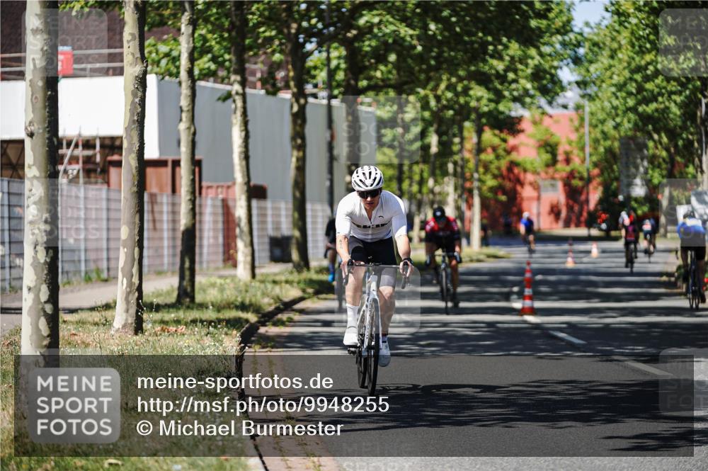 09.08.2026 - GEWOBA Citytriathlon Bremen Michael Burmester http://msf.ph/oto/9948255 09.08.2026 12:32:46 Radfahren 636, 875, 921, 983, 1008, 1137 meine-sportfotos.de