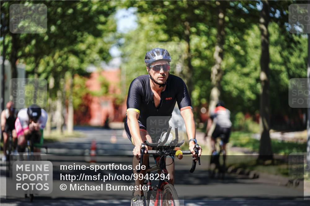 09.08.2026 - GEWOBA Citytriathlon Bremen Michael Burmester http://msf.ph/oto/9948294 09.08.2026 12:33:40 Radfahren 583, 615, 648, 679, 717, 750, 784, 880, 1006, 1133 meine-sportfotos.de