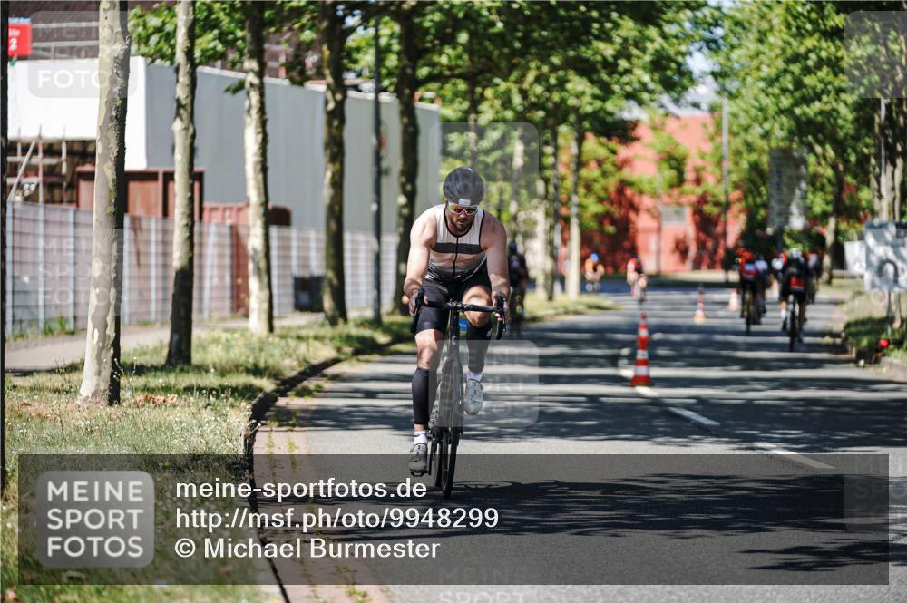 09.08.2026 - GEWOBA Citytriathlon Bremen Michael Burmester http://msf.ph/oto/9948299 09.08.2026 12:33:51 Radfahren 648, 750, 784, 932, 1006, 1158 meine-sportfotos.de