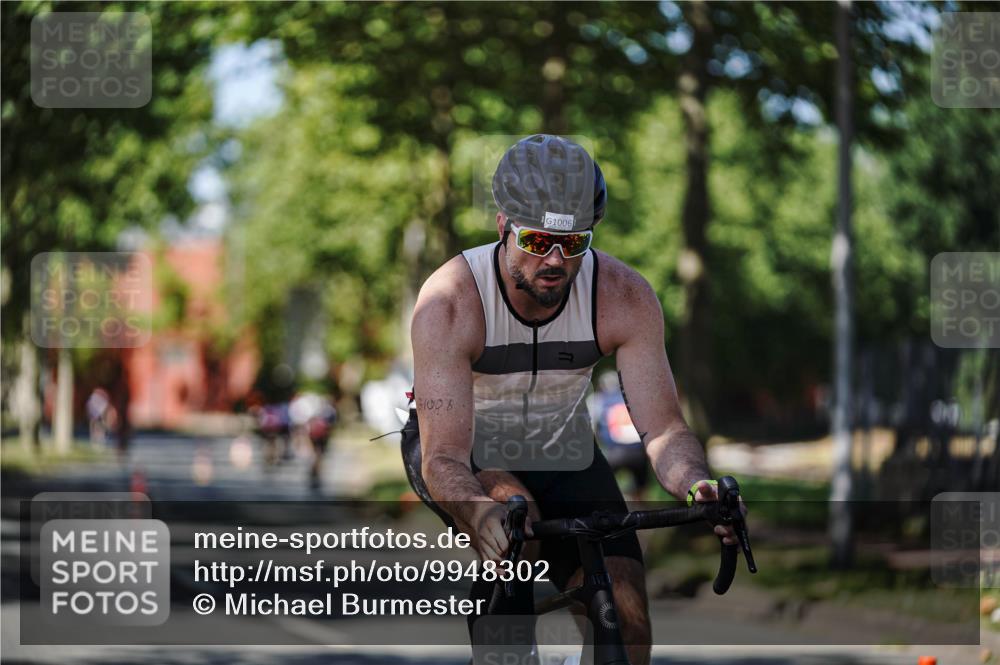 09.08.2026 - GEWOBA Citytriathlon Bremen Michael Burmester http://msf.ph/oto/9948302 09.08.2026 12:33:52 Radfahren 648, 750, 784, 914, 932, 1006, 1158 meine-sportfotos.de