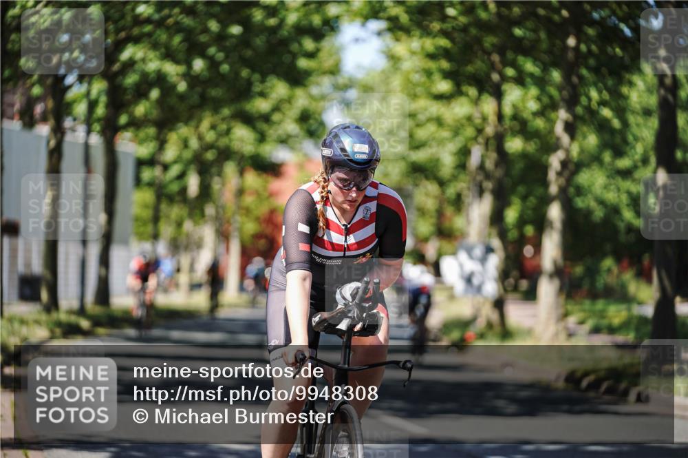 09.08.2026 - GEWOBA Citytriathlon Bremen Michael Burmester http://msf.ph/oto/9948308 09.08.2026 12:33:57 Radfahren 655, 750, 877, 914, 932, 1158 meine-sportfotos.de