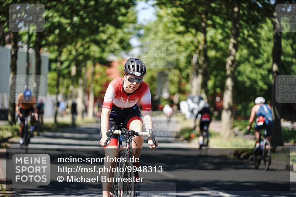 09.08.2026 - GEWOBA Citytriathlon Bremen Michael Burmester http://msf.ph/oto/9948313 09.08.2026 12:34:01 Radfahren 545, 655, 877, 914, 932, 1015, 1158 meine-sportfotos.de