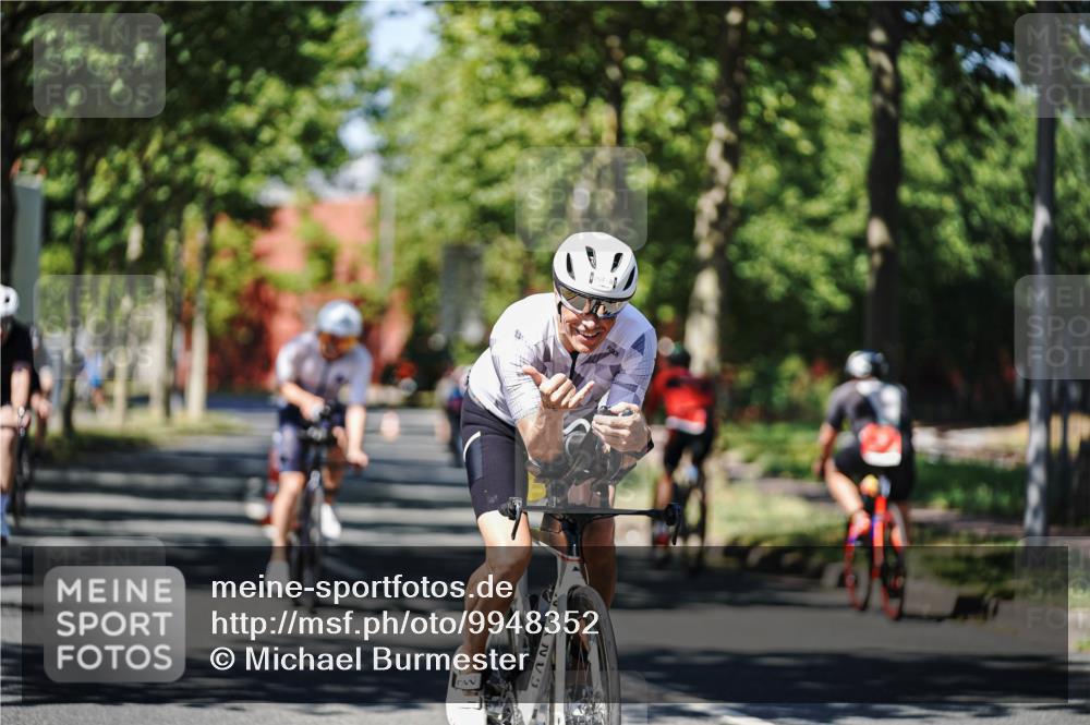 09.08.2026 - GEWOBA Citytriathlon Bremen Michael Burmester http://msf.ph/oto/9948352 09.08.2026 12:34:31 Radfahren 569, 611, 628, 716, 726, 733, 808, 1130, 1160 meine-sportfotos.de