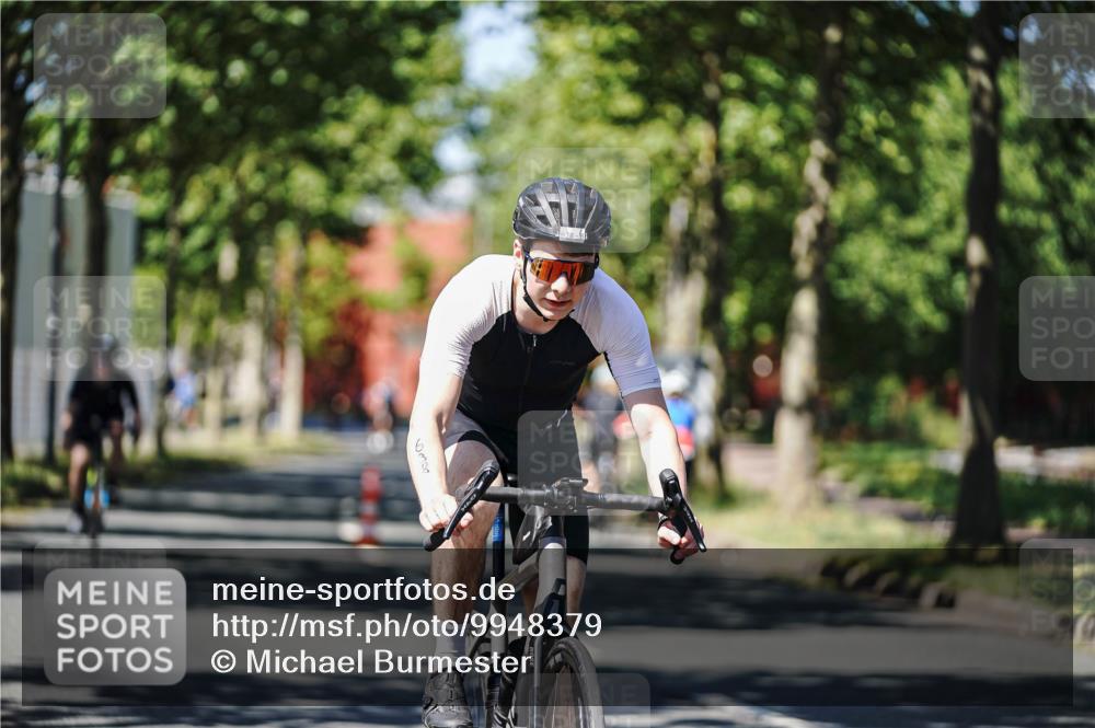 09.08.2026 - GEWOBA Citytriathlon Bremen Michael Burmester http://msf.ph/oto/9948379 09.08.2026 12:34:55 Radfahren 557, 638, 756, 757, 855, 939, 1145 meine-sportfotos.de