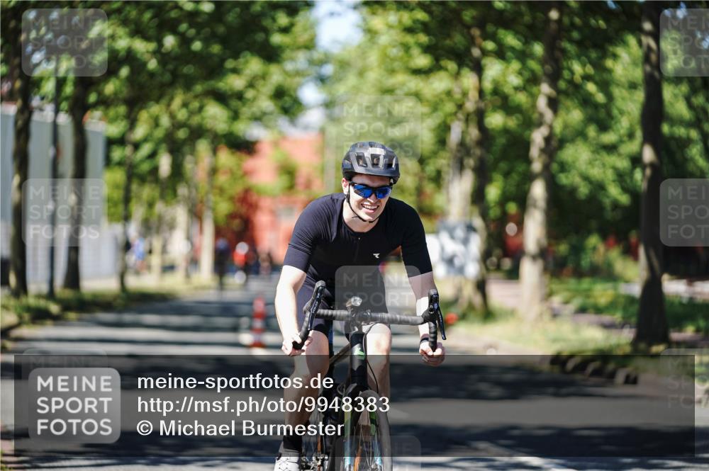 09.08.2026 - GEWOBA Citytriathlon Bremen Michael Burmester http://msf.ph/oto/9948383 09.08.2026 12:34:57 Radfahren 557, 638, 756, 855, 939, 1145 meine-sportfotos.de