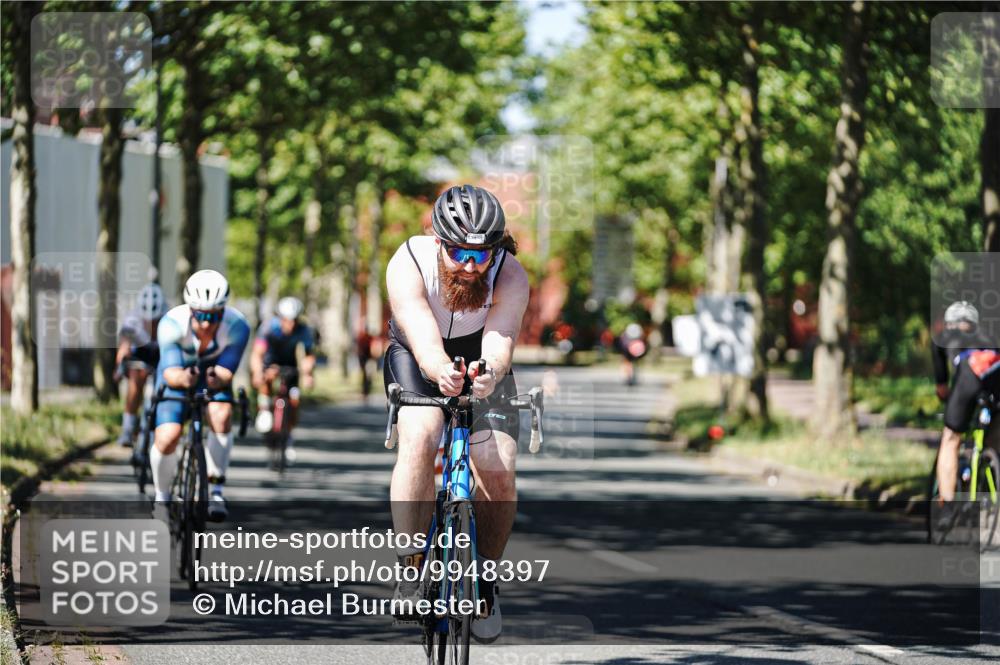 09.08.2026 - GEWOBA Citytriathlon Bremen Michael Burmester http://msf.ph/oto/9948397 09.08.2026 12:35:10 Radfahren 555, 574, 598, 609, 624, 778, 804, 807, 846, 1138 meine-sportfotos.de