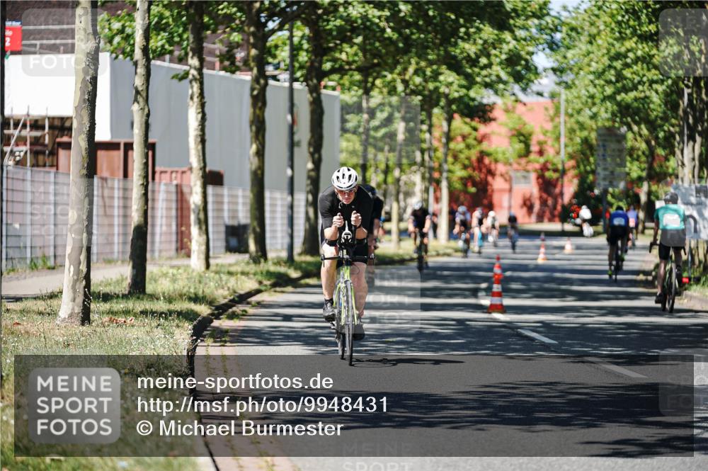 09.08.2026 - GEWOBA Citytriathlon Bremen Michael Burmester http://msf.ph/oto/9948431 09.08.2026 12:35:49 Radfahren 552, 758, 803, 814, 820, 895 meine-sportfotos.de