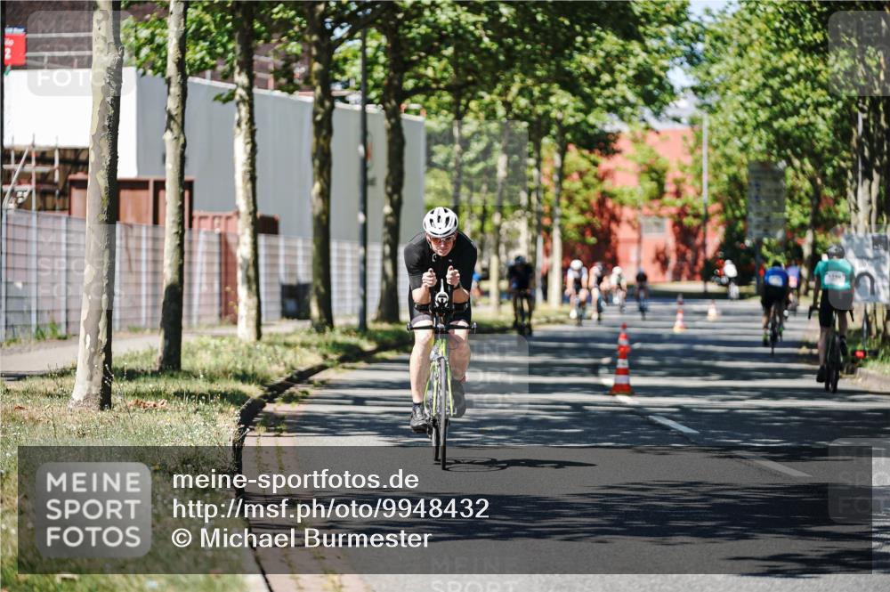 09.08.2026 - GEWOBA Citytriathlon Bremen Michael Burmester http://msf.ph/oto/9948432 09.08.2026 12:35:49 Radfahren 552, 758, 803, 814, 820, 895 meine-sportfotos.de