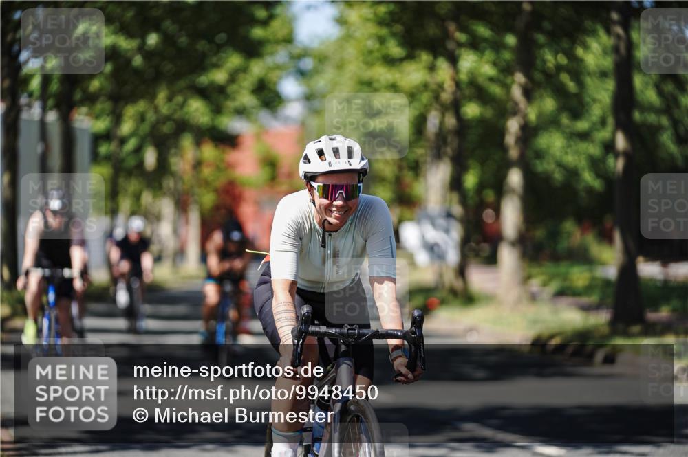 09.08.2026 - GEWOBA Citytriathlon Bremen Michael Burmester http://msf.ph/oto/9948450 09.08.2026 12:36:00 Radfahren 564, 595, 737, 803, 820, 869, 901, 918, 981, 1009, 1155 meine-sportfotos.de