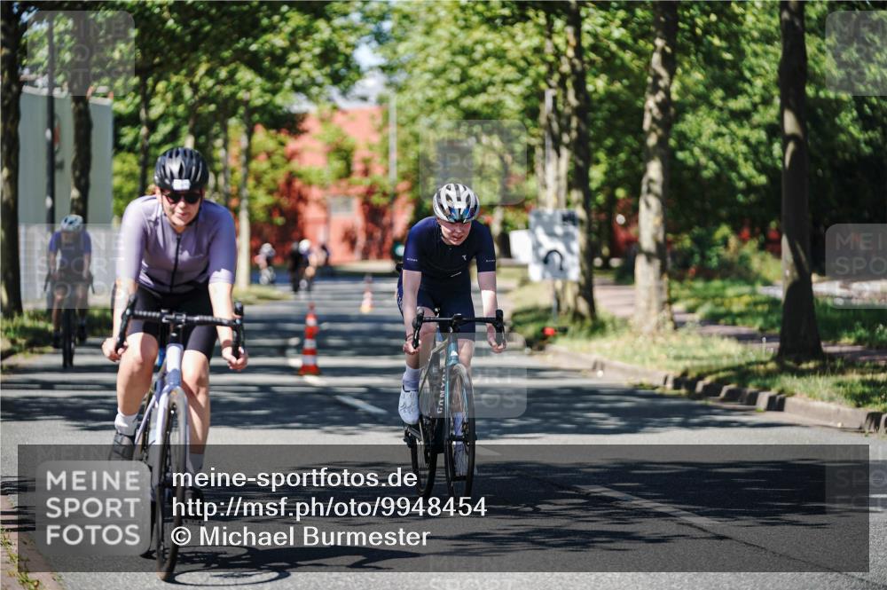 09.08.2026 - GEWOBA Citytriathlon Bremen Michael Burmester http://msf.ph/oto/9948454 09.08.2026 12:36:02 Radfahren 564, 565, 595, 737, 803, 820, 869, 901, 918, 981, 1009, 1155 meine-sportfotos.de