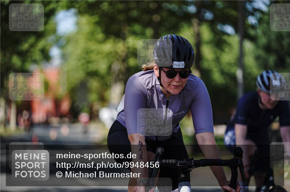 09.08.2026 - GEWOBA Citytriathlon Bremen Michael Burmester http://msf.ph/oto/9948456 09.08.2026 12:36:03 Radfahren 564, 565, 595, 737, 803, 820, 869, 901, 918, 981, 1009, 1155 meine-sportfotos.de
