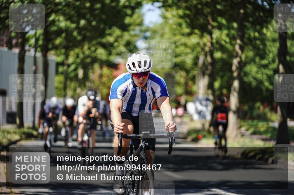 09.08.2026 - GEWOBA Citytriathlon Bremen Michael Burmester http://msf.ph/oto/9948467 09.08.2026 12:36:12 Radfahren 560, 562, 564, 565, 682, 737, 781, 901, 918, 948, 981, 1110, 1119, 1139 meine-sportfotos.de