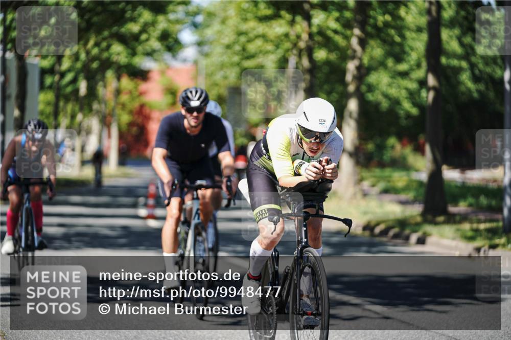 09.08.2026 - GEWOBA Citytriathlon Bremen Michael Burmester http://msf.ph/oto/9948477 09.08.2026 12:36:15 Radfahren 560, 562, 564, 565, 682, 737, 748, 781, 948, 981, 1110, 1119, 1139 meine-sportfotos.de