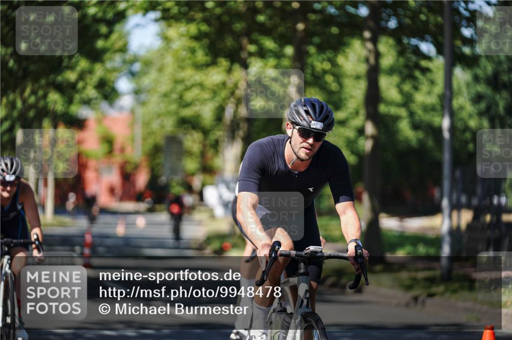 09.08.2026 - GEWOBA Citytriathlon Bremen Michael Burmester http://msf.ph/oto/9948478 09.08.2026 12:36:15 Radfahren 560, 562, 564, 565, 682, 737, 748, 781, 948, 981, 1110, 1119, 1139 meine-sportfotos.de