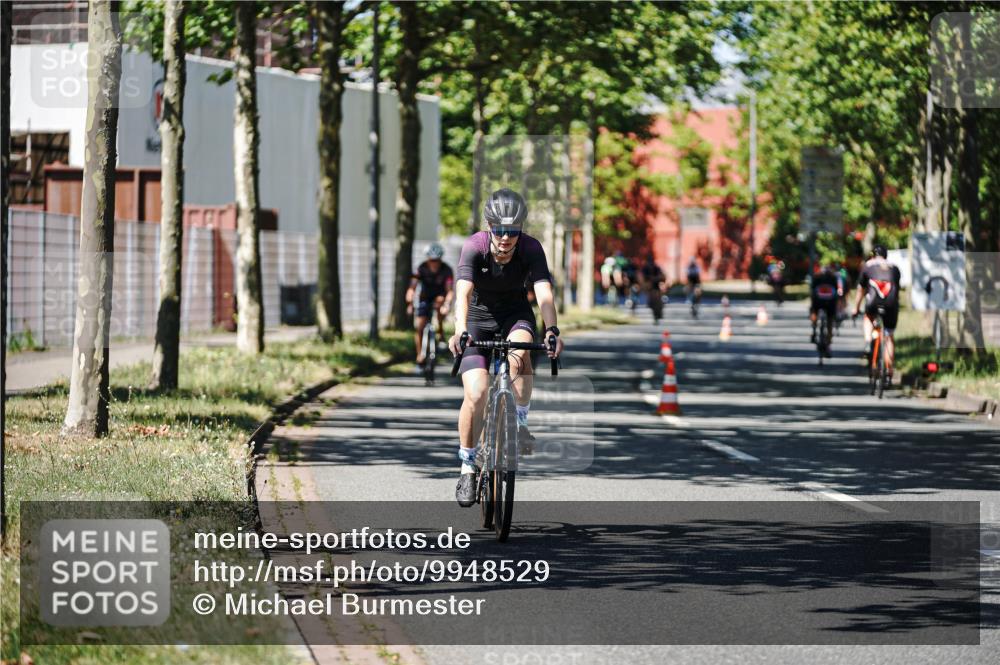 09.08.2026 - GEWOBA Citytriathlon Bremen Michael Burmester http://msf.ph/oto/9948529 09.08.2026 12:36:59 Radfahren 787, 823, 861, 872, 943, 970, 1147 meine-sportfotos.de