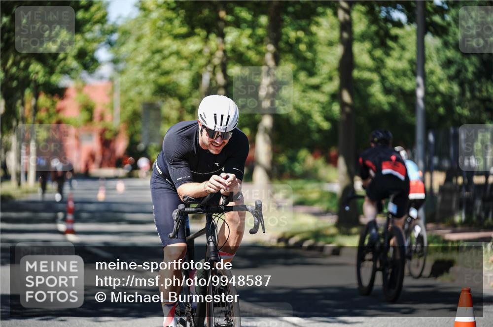 09.08.2026 - GEWOBA Citytriathlon Bremen Michael Burmester http://msf.ph/oto/9948587 09.08.2026 12:37:44 Radfahren 639, 678, 687, 727, 745, 816, 935, 1109 meine-sportfotos.de