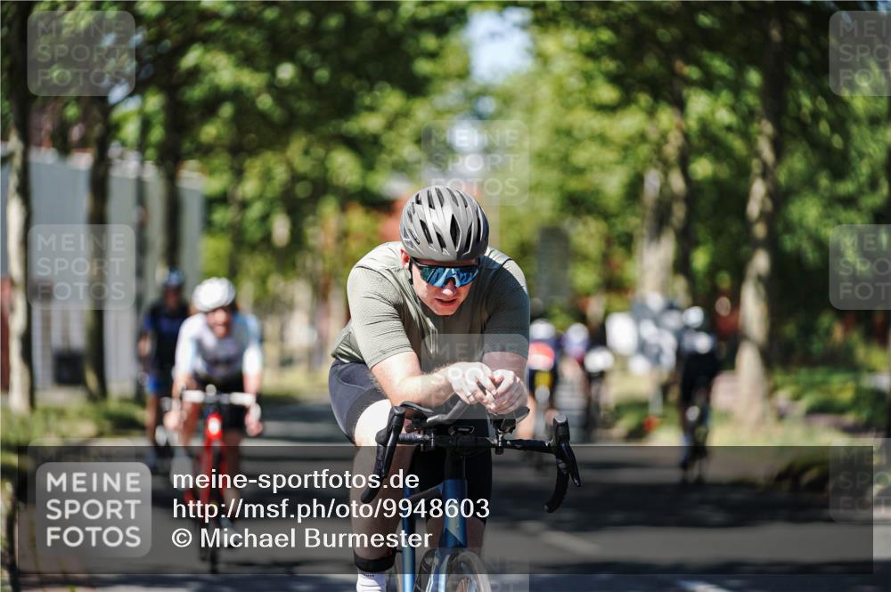 09.08.2026 - GEWOBA Citytriathlon Bremen Michael Burmester http://msf.ph/oto/9948603 09.08.2026 12:38:00 Radfahren 559, 571, 687, 763, 897, 911, 960, 1017, 1113, 1114 meine-sportfotos.de