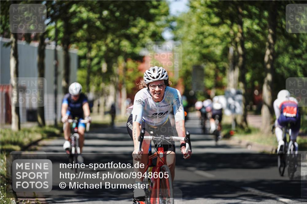 09.08.2026 - GEWOBA Citytriathlon Bremen Michael Burmester http://msf.ph/oto/9948605 09.08.2026 12:38:01 Radfahren 559, 571, 687, 763, 806, 897, 911, 960, 1017, 1113, 1114 meine-sportfotos.de