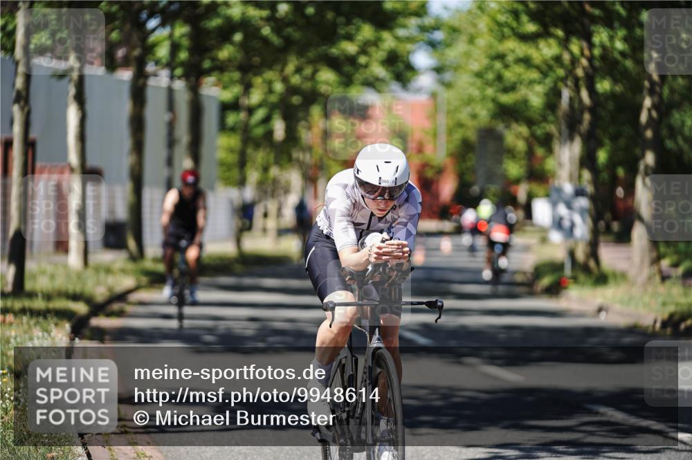 09.08.2026 - GEWOBA Citytriathlon Bremen Michael Burmester http://msf.ph/oto/9948614 09.08.2026 12:38:07 Radfahren 559, 603, 763, 806, 886, 897, 911, 960, 1017, 1113 meine-sportfotos.de