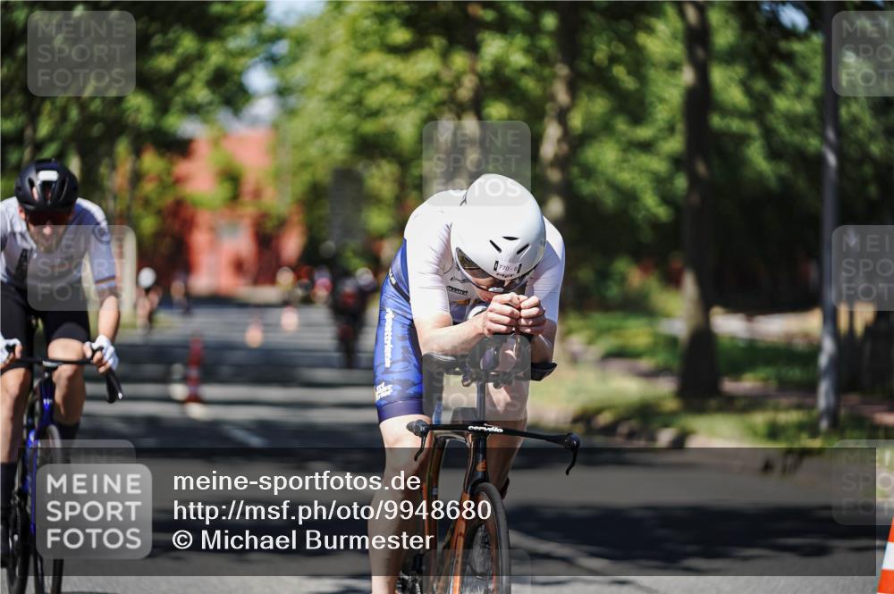 09.08.2026 - GEWOBA Citytriathlon Bremen Michael Burmester http://msf.ph/oto/9948680 09.08.2026 12:39:03 Radfahren 694, 759, 770, 776, 902, 931, 1124 meine-sportfotos.de