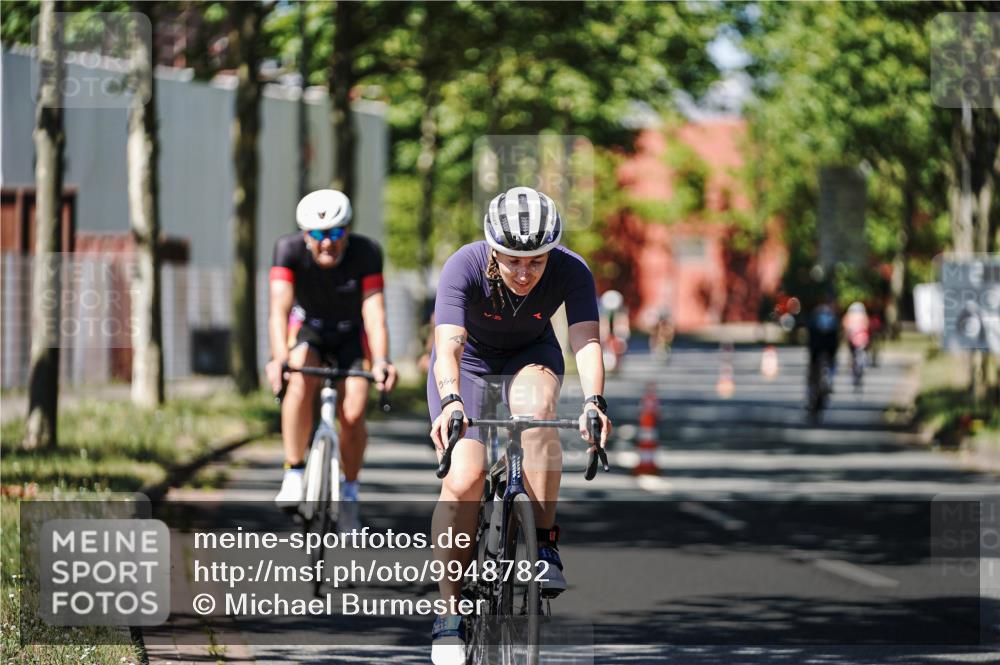 09.08.2026 - GEWOBA Citytriathlon Bremen Michael Burmester http://msf.ph/oto/9948782 09.08.2026 12:40:27 Radfahren 626, 671, 701, 707, 743, 789, 809, 819, 888, 919, 953, 954, 1115, 1127 meine-sportfotos.de