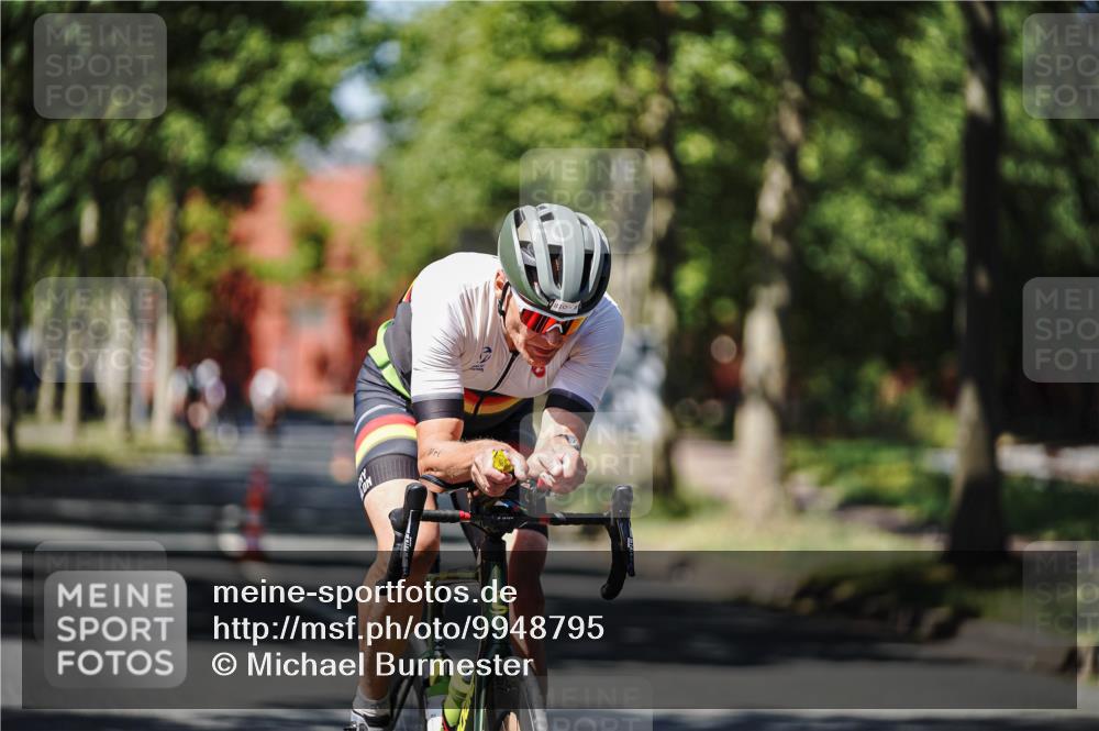 09.08.2026 - GEWOBA Citytriathlon Bremen Michael Burmester http://msf.ph/oto/9948795 09.08.2026 12:40:37 Radfahren 651, 671, 701, 707, 809, 810, 819, 888, 919, 954, 1136 meine-sportfotos.de