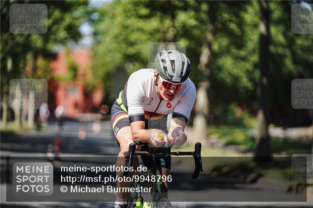 09.08.2026 - GEWOBA Citytriathlon Bremen Michael Burmester http://msf.ph/oto/9948796 09.08.2026 12:40:37 Radfahren 651, 671, 701, 707, 809, 810, 819, 888, 919, 954, 1136 meine-sportfotos.de