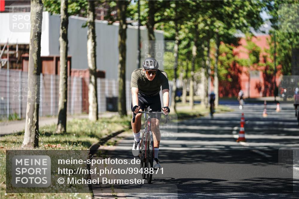 09.08.2026 - GEWOBA Citytriathlon Bremen Michael Burmester http://msf.ph/oto/9948871 09.08.2026 12:41:51 Radfahren 578, 684, 718, 731, 766, 873, 1121, 1123 meine-sportfotos.de
