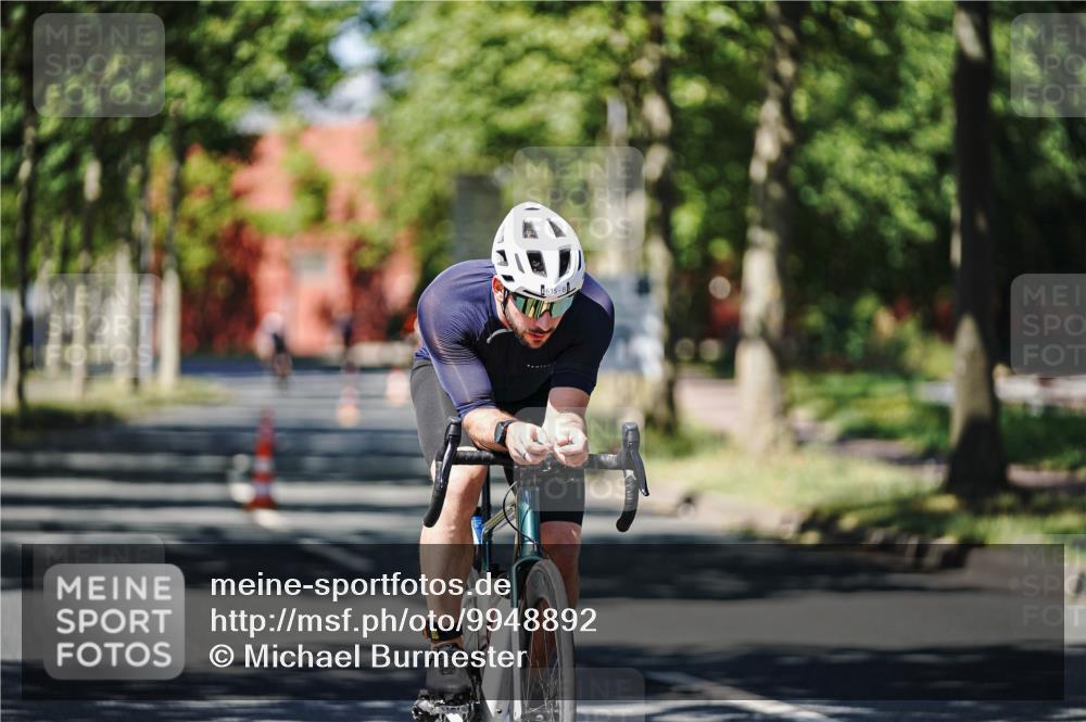 09.08.2026 - GEWOBA Citytriathlon Bremen Michael Burmester http://msf.ph/oto/9948892 09.08.2026 12:42:13 Radfahren 753, 1102, 1107, 1153 meine-sportfotos.de