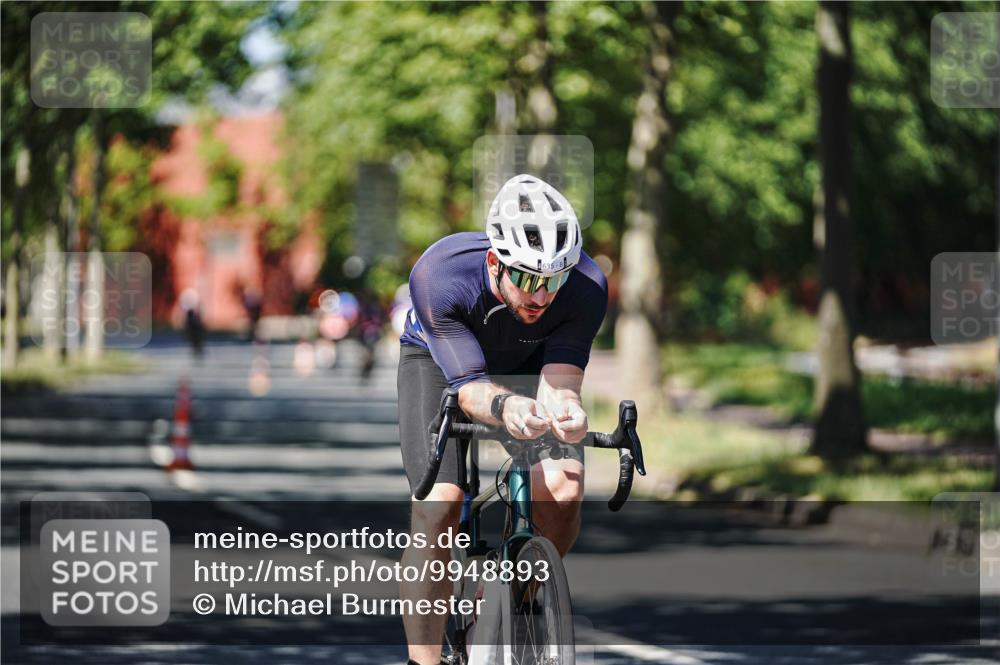 09.08.2026 - GEWOBA Citytriathlon Bremen Michael Burmester http://msf.ph/oto/9948893 09.08.2026 12:42:14 Radfahren 635, 753, 1102, 1107, 1153 meine-sportfotos.de