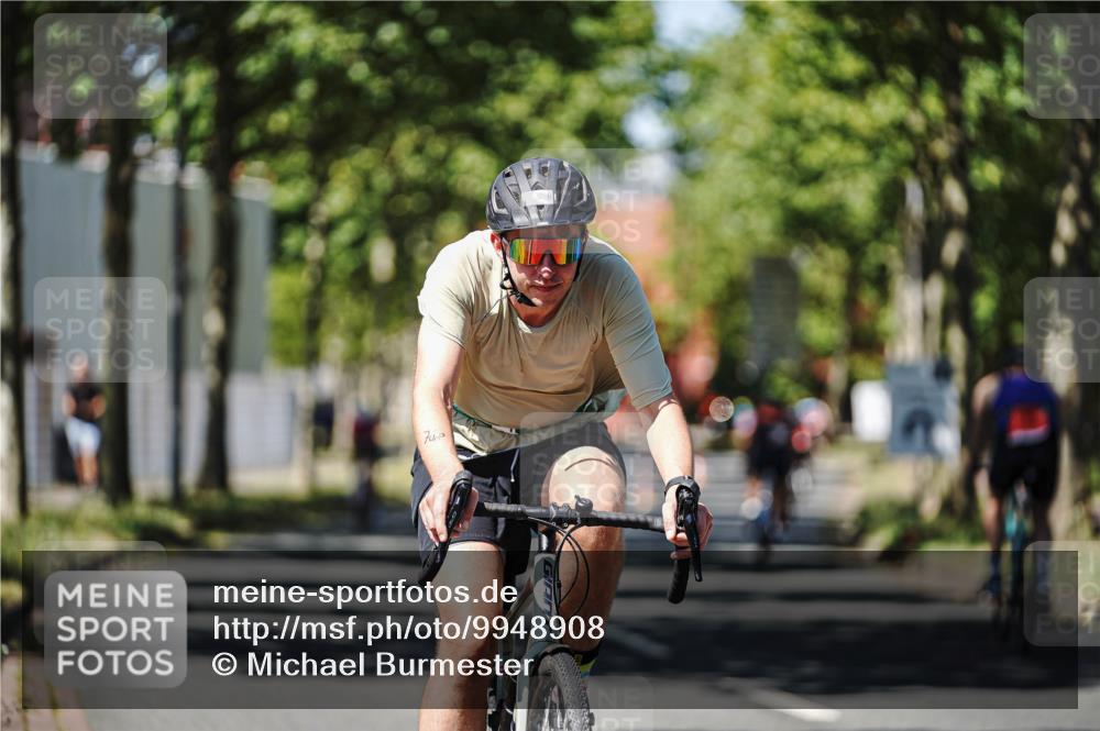 09.08.2026 - GEWOBA Citytriathlon Bremen Michael Burmester http://msf.ph/oto/9948908 09.08.2026 12:42:32 Radfahren 635, 768, 782, 870, 885, 966 meine-sportfotos.de