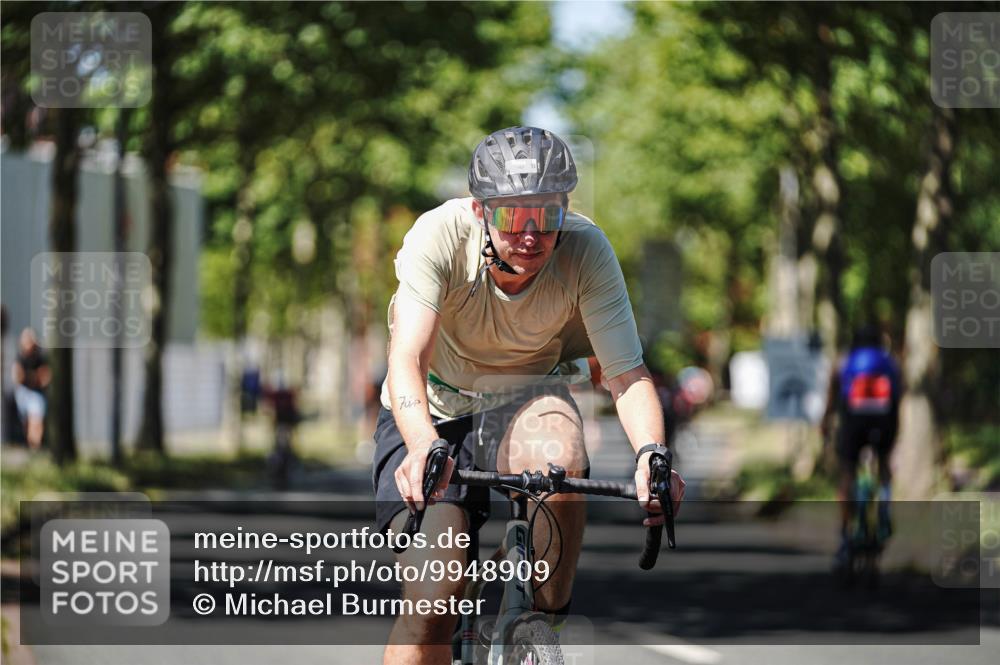 09.08.2026 - GEWOBA Citytriathlon Bremen Michael Burmester http://msf.ph/oto/9948909 09.08.2026 12:42:33 Radfahren 635, 768, 782, 870, 885, 966 meine-sportfotos.de