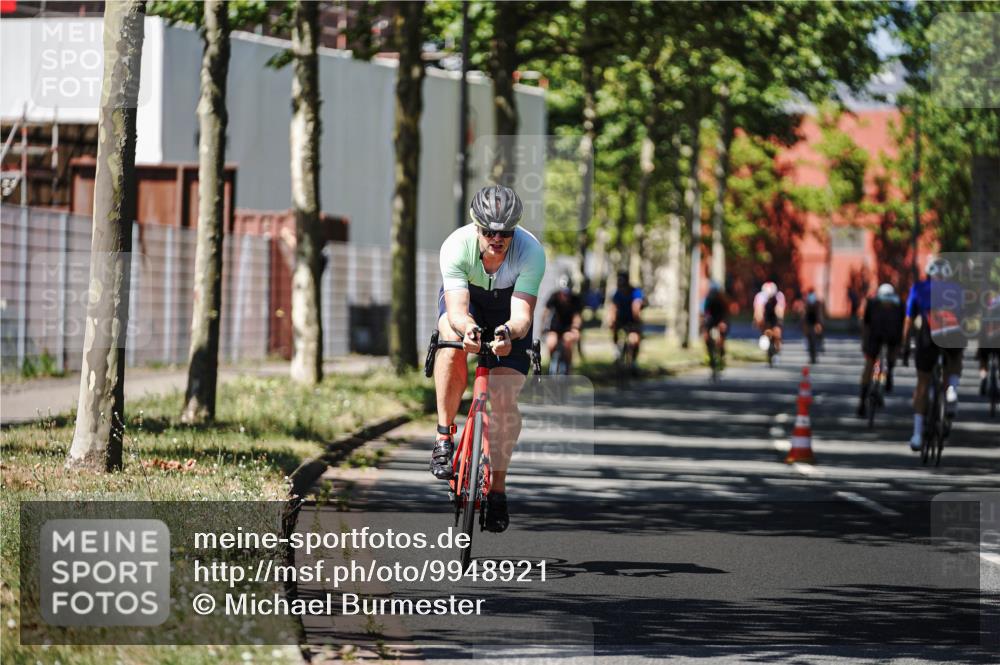 09.08.2026 - GEWOBA Citytriathlon Bremen Michael Burmester http://msf.ph/oto/9948921 09.08.2026 12:42:43 Radfahren 681, 720, 885, 942, 966, 1104, 1140 meine-sportfotos.de