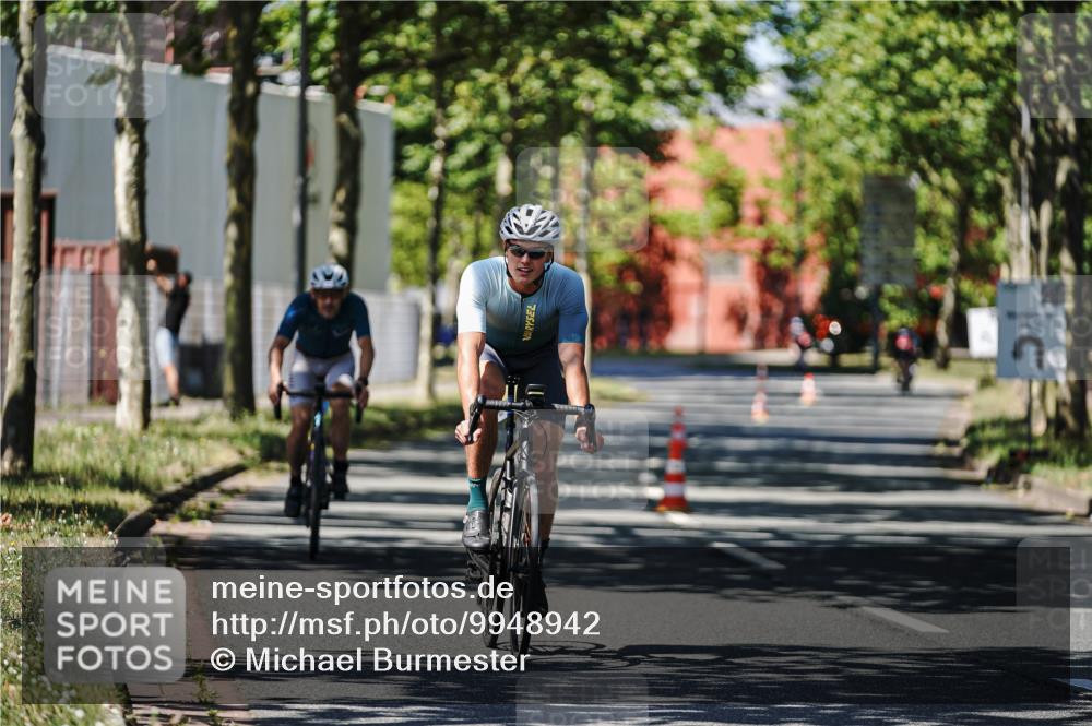 09.08.2026 - GEWOBA Citytriathlon Bremen Michael Burmester http://msf.ph/oto/9948942 09.08.2026 12:42:59 Radfahren 543, 588, 649, 785, 890, 942, 1010, 1104, 1140 meine-sportfotos.de