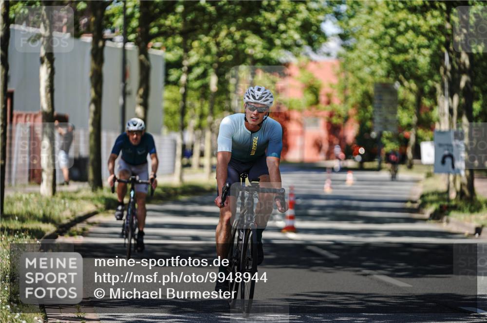 09.08.2026 - GEWOBA Citytriathlon Bremen Michael Burmester http://msf.ph/oto/9948944 09.08.2026 12:42:59 Radfahren 543, 588, 649, 785, 890, 942, 1010, 1104, 1140 meine-sportfotos.de