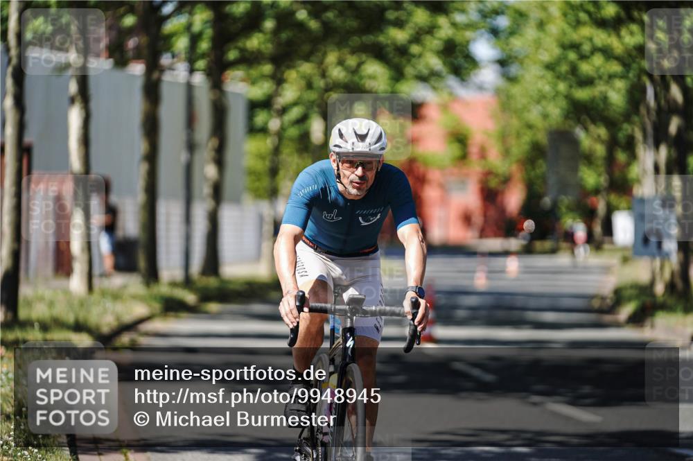 09.08.2026 - GEWOBA Citytriathlon Bremen Michael Burmester http://msf.ph/oto/9948945 09.08.2026 12:43:00 Radfahren 543, 588, 649, 785, 890, 942, 1010, 1104, 1140 meine-sportfotos.de
